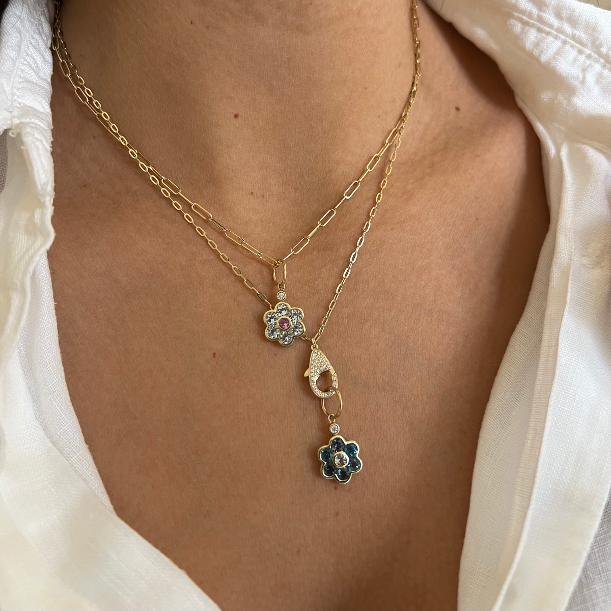 Apatite w Sapphire Flower